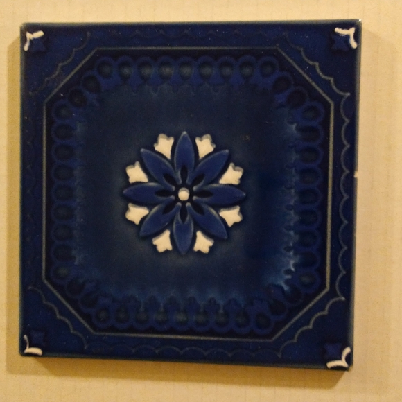 VGUC. Made in Japan. Hand painted porcelain tile. - Picture 1 of 4